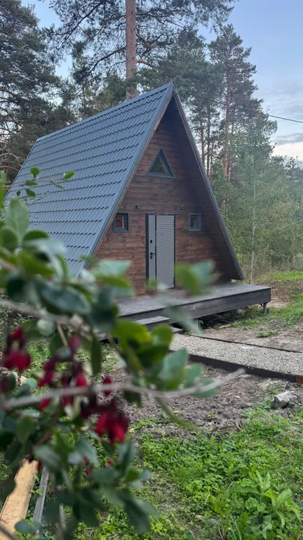 Дом на обрыве с чаном в терассе