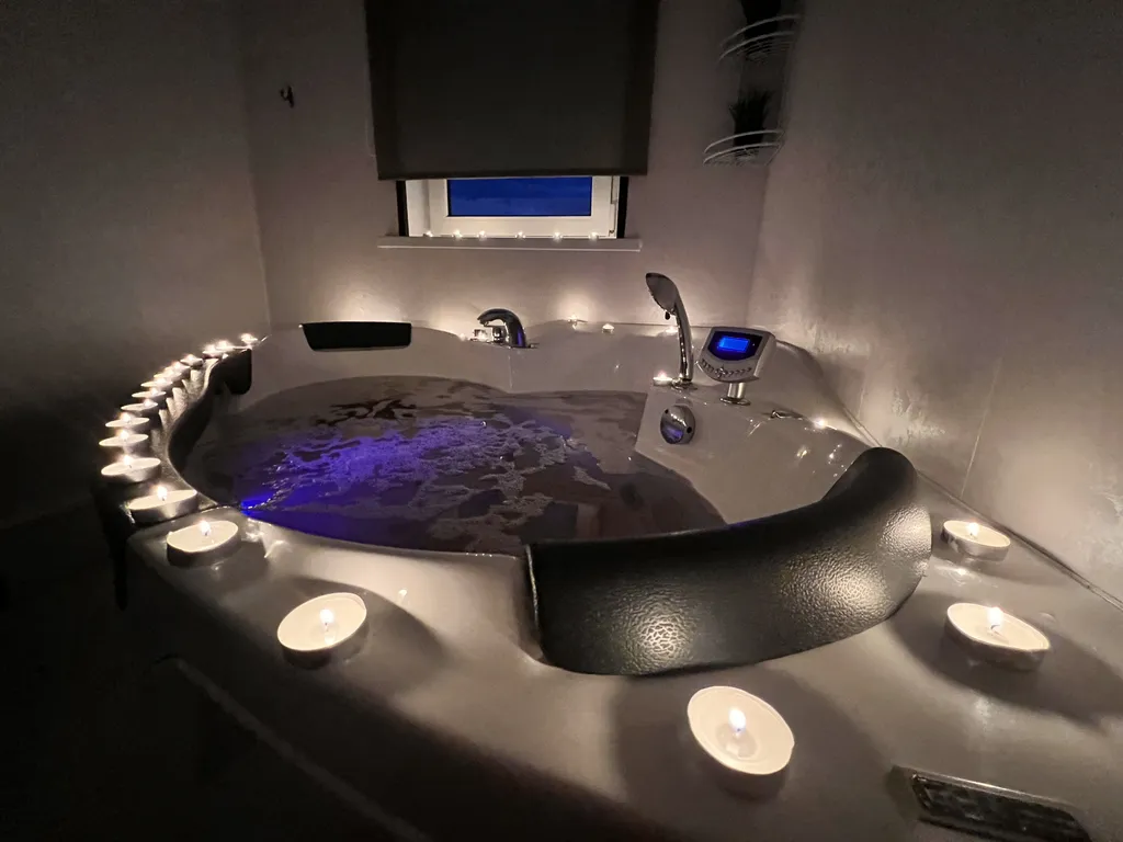 Tiffany House с джакузи