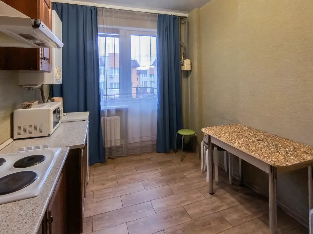 Большая двушка рядом с Суворовским училищем