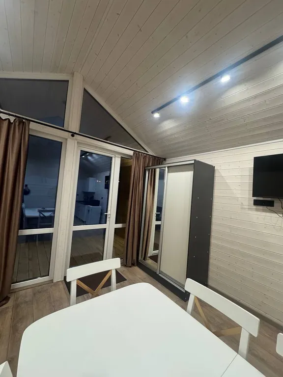 Двухкомнатный дом с видом на горы