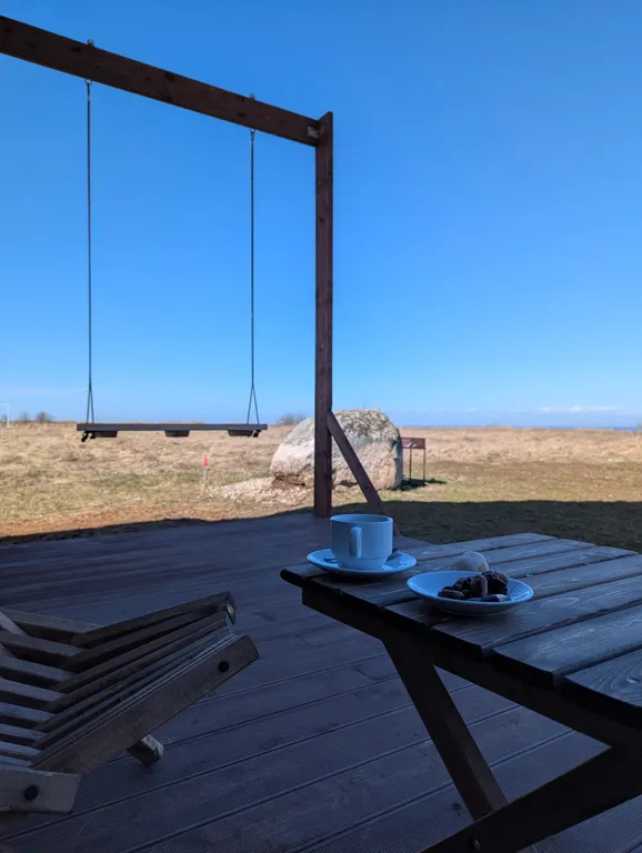 Дом с баней и горячей купелью на озере