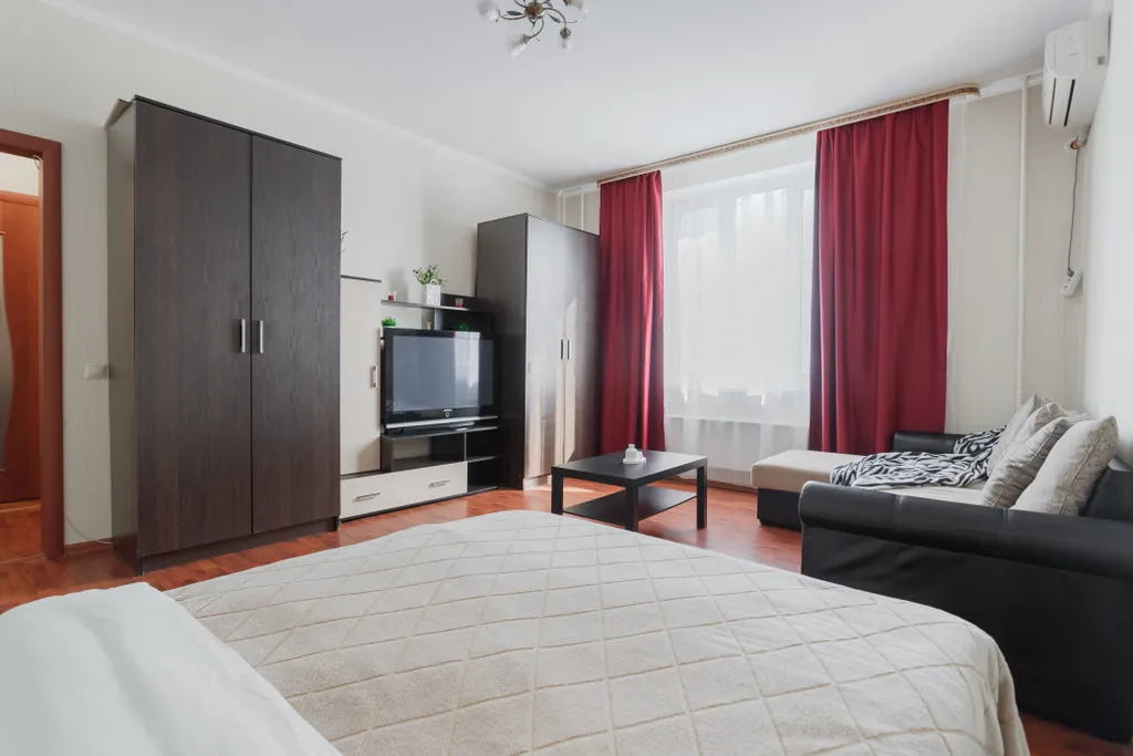 Большая 1-комнатная квартира с отдельной кухней