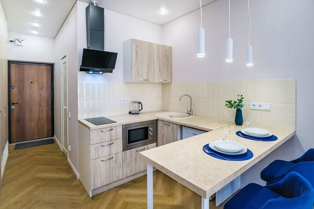 Дизайнерская светлая студия для 3 человек