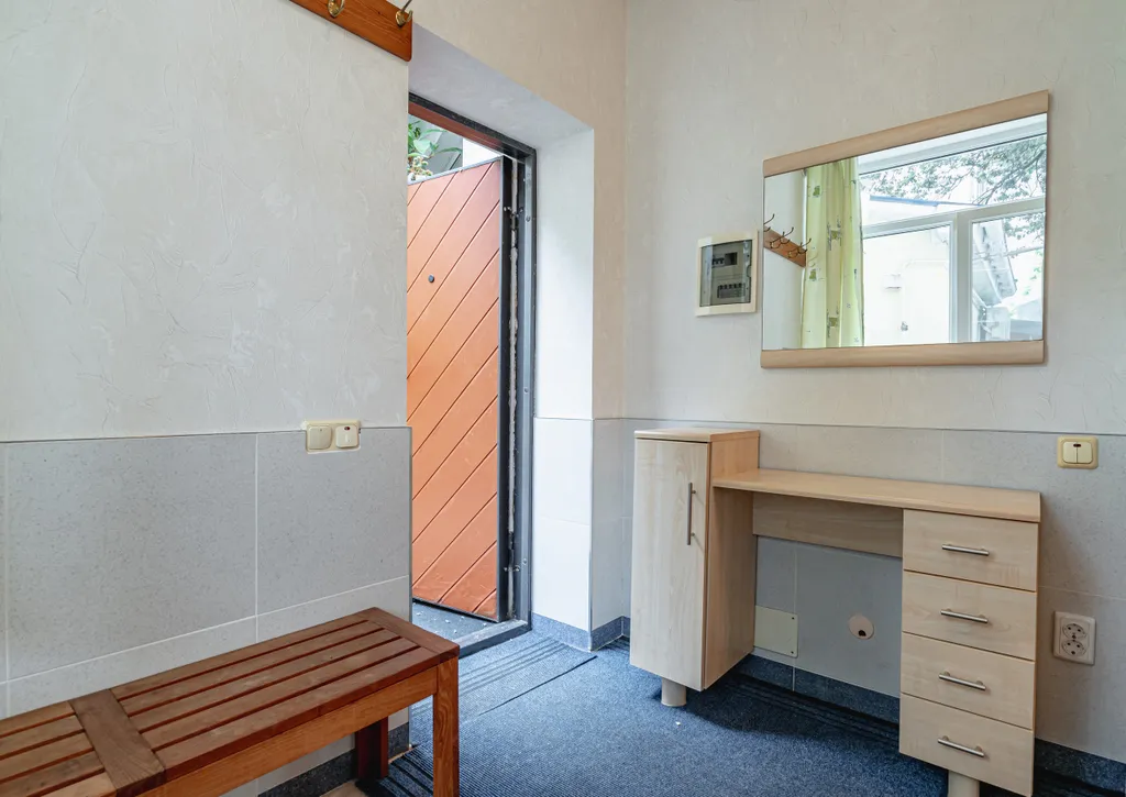 Уютная квартира в центре города со своим двориком