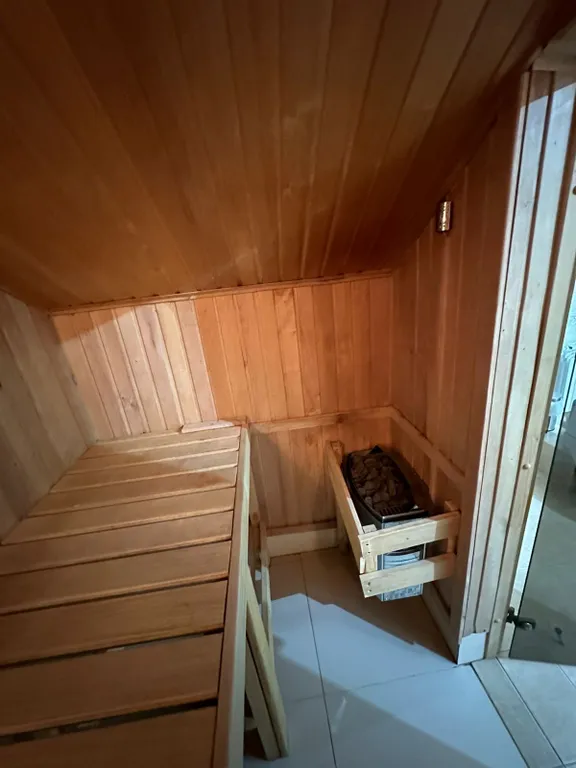 4-комнатная Квартира