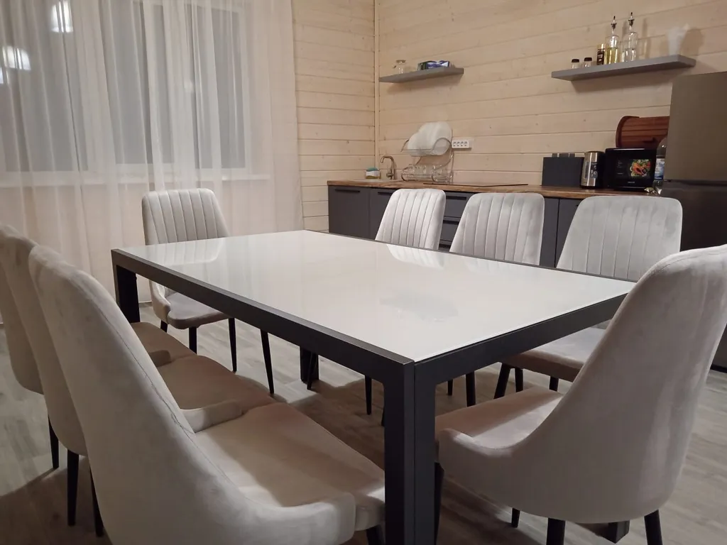 Коттедж Красивый дом у речки — Купанское