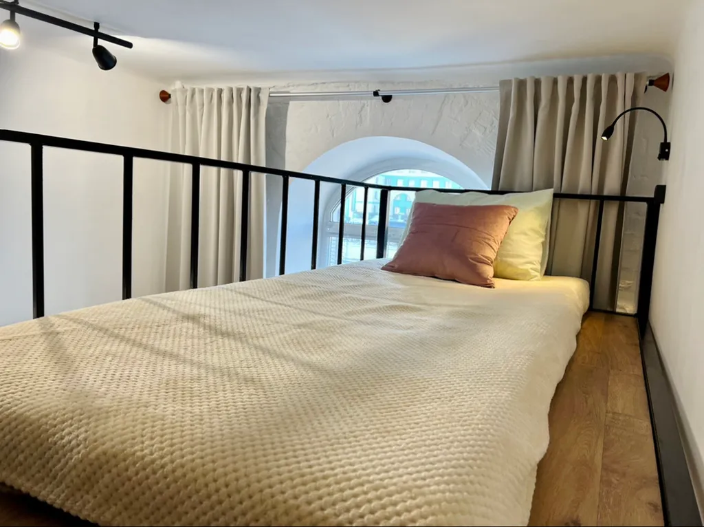 Двухуровневая студия на 4х гостей около ЖД Вокзала