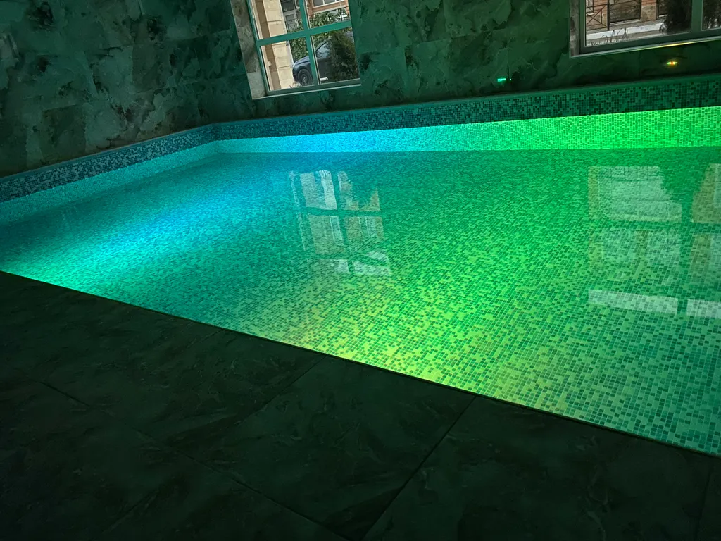 Квартира у моря для семейного отдыха с бассейном террасой и мангальной