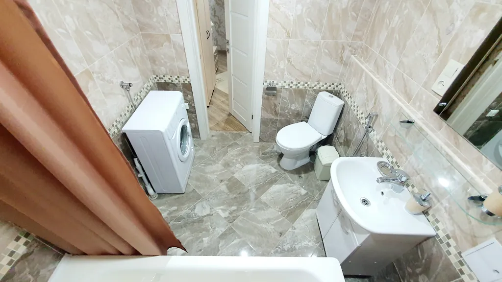 Уютный дом с собственным двором, навесом и парковкой