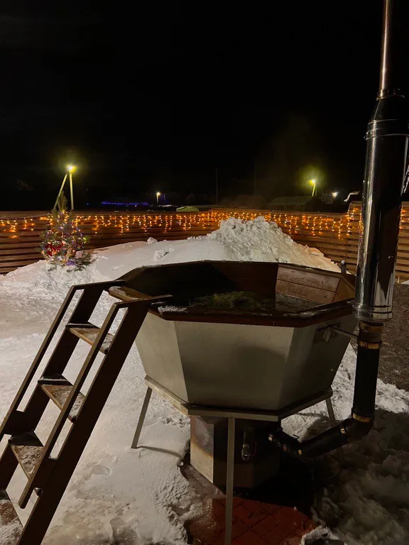 Уютный срубовой дом возле леса с тремя озёрами