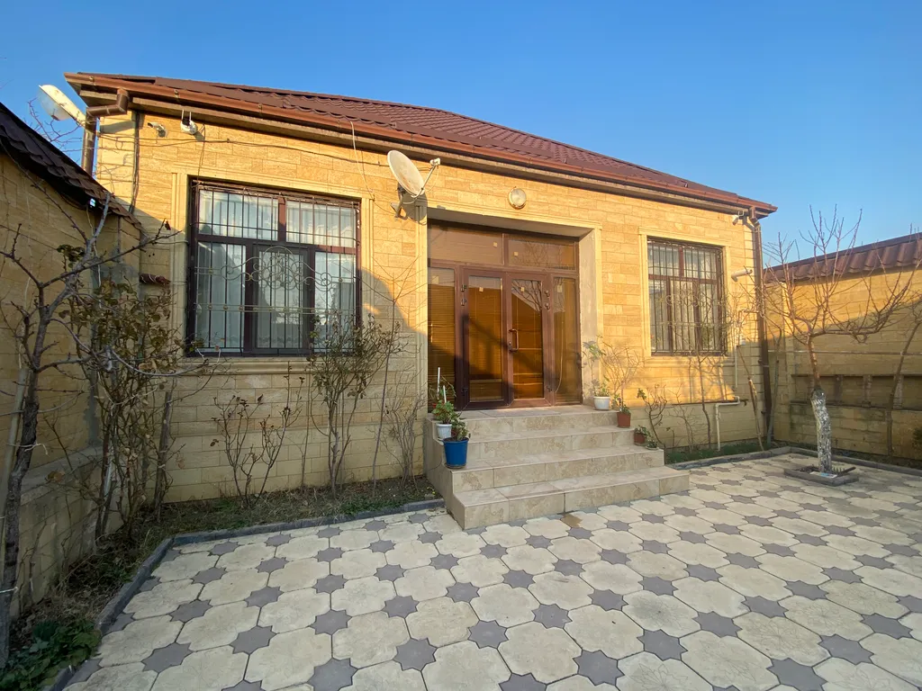 Коттедж Уютный одноэтажный дом с двором, мангалом и беседкой — аренда посуточно в Махачкала