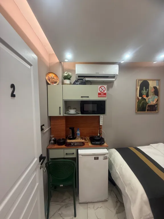 Номер рядом со станцией метро Таксим