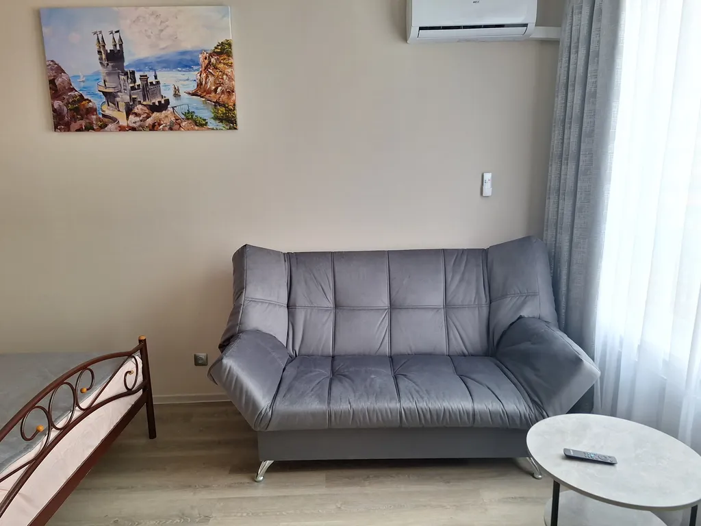 Чистая и уютная квартира в удобном месте города — аренда посуточно в Симферополь