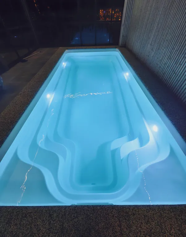 Дом с теплым бассейном