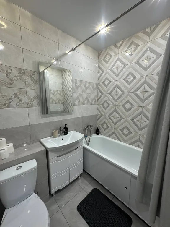 Тëплая, уютная квартира с евроремонтом