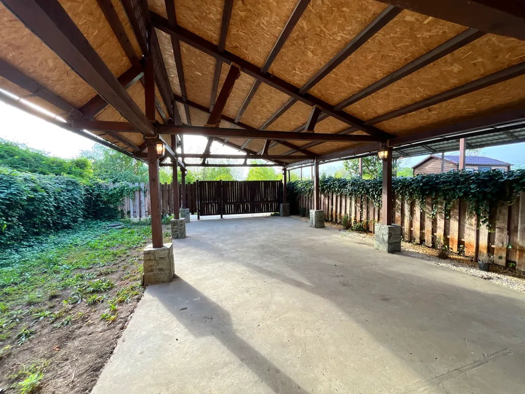 Дом в стиле Loft с бассейном