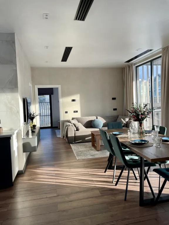 Современный дом рядом с комплексом Сорочаны