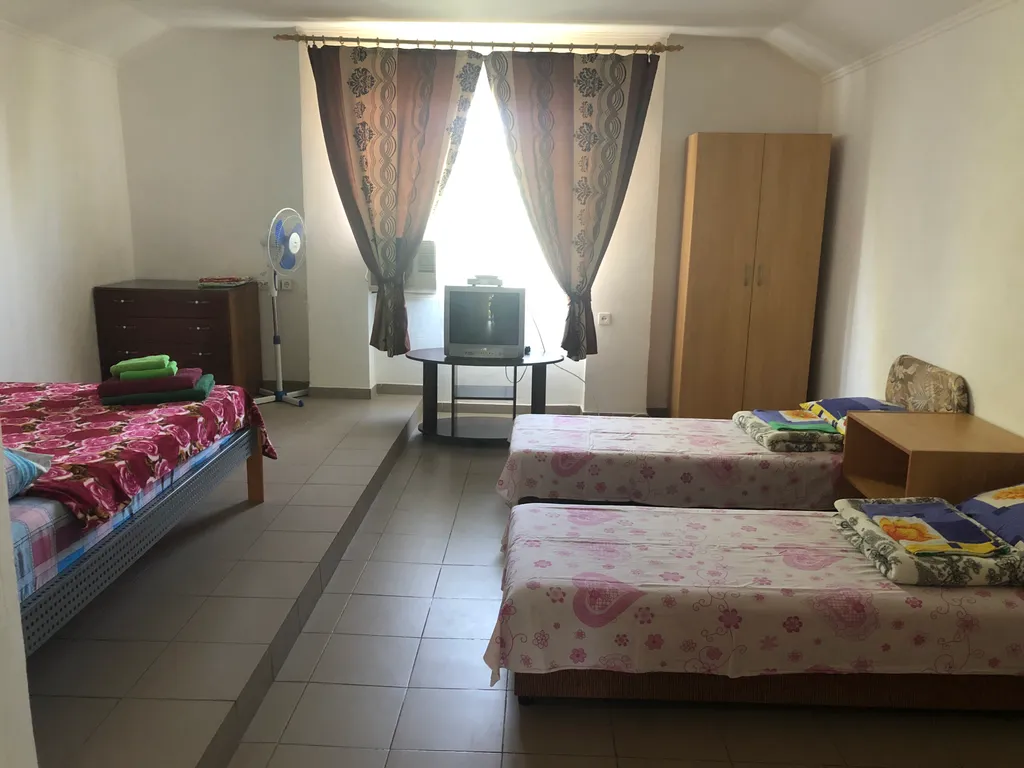 Квартира Квартира Уютная студия у моря — Новоотрадное