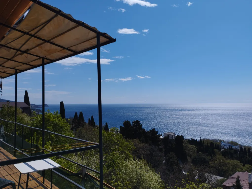 Атмосферная квартира с видом на море и Воронцовский дворец — аренда посуточно в Алупка