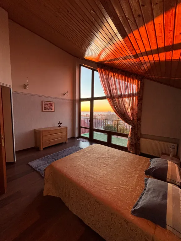 Уютный дом с видом на море