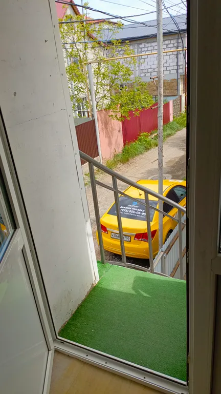 Уютная однокомнатная квартира с видом на горы в 15 минутах от моря