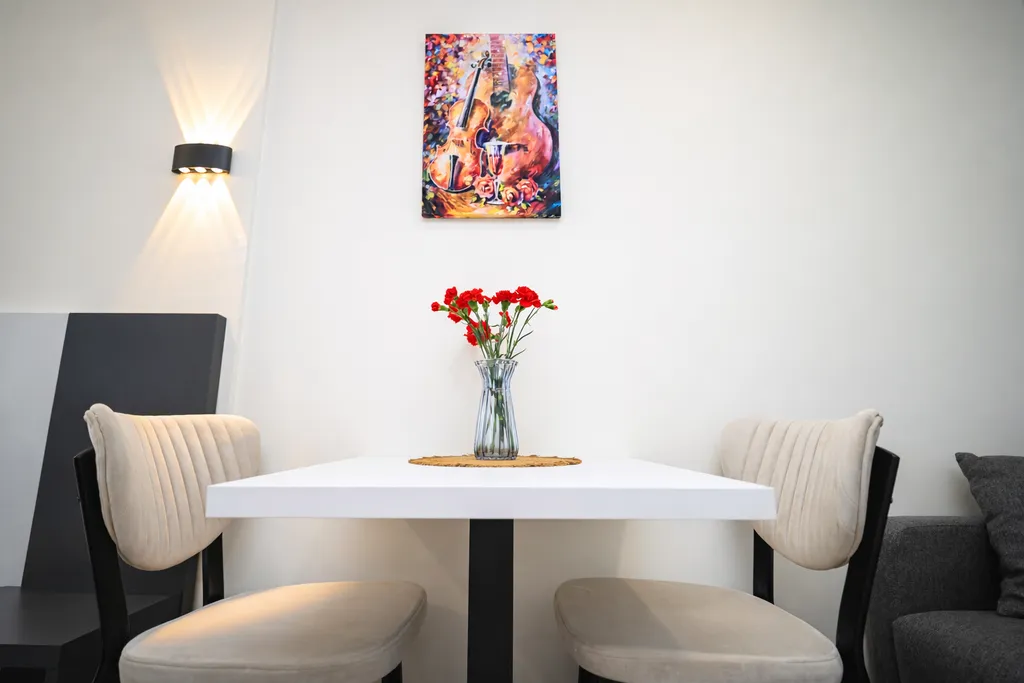 Студия с панорамным видом на город, горы и стадион