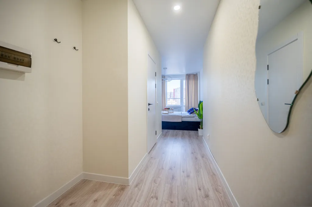 Пpосторная студия с балконом и красивым видом