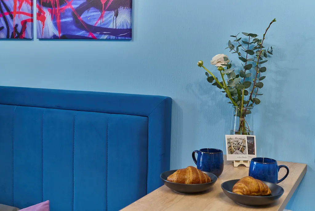 Уютная студия с панорамным окном у метро Парнас