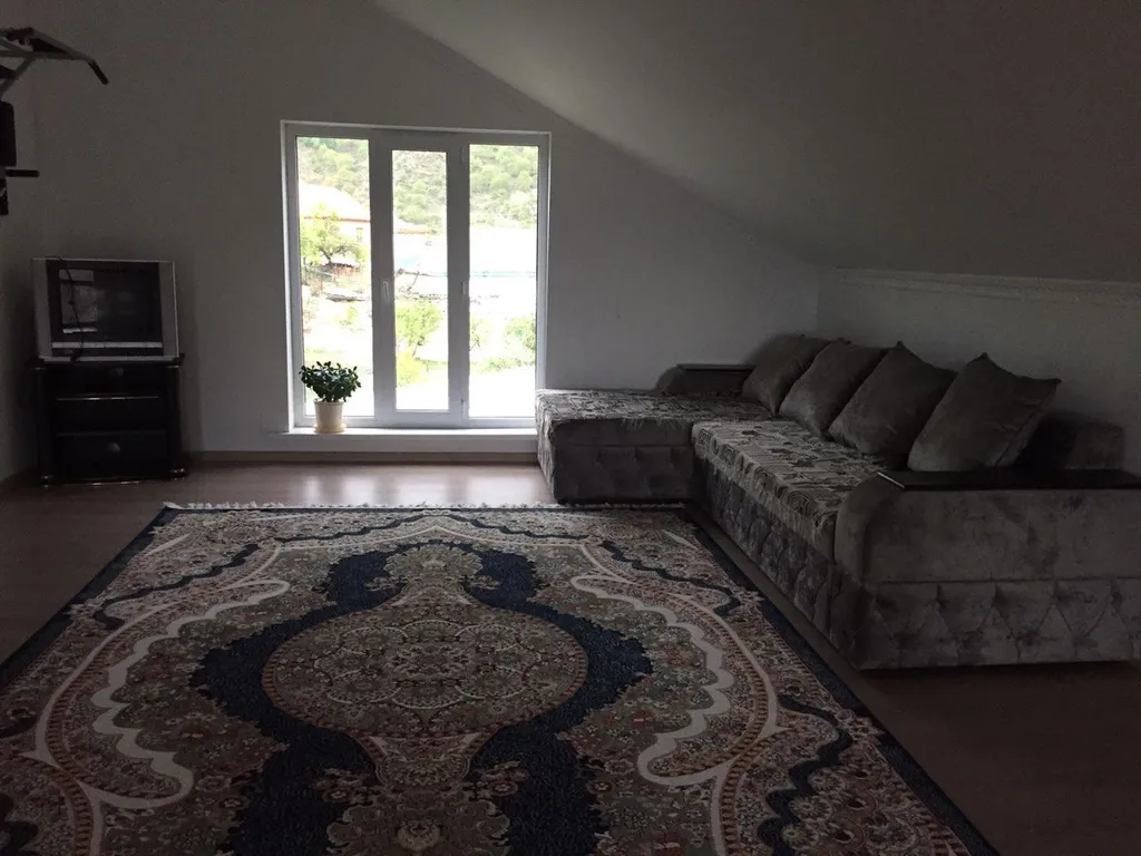 Большой уютный дом с видом на горы