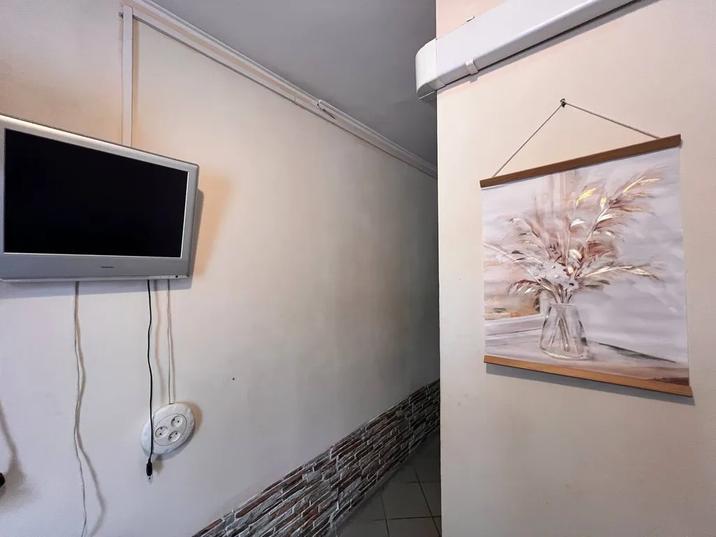 Мини - студия  эконом в центре  города