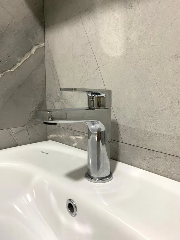 Riverside Cottage R104