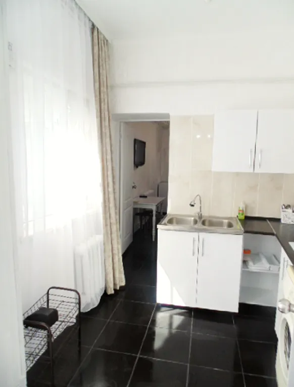 Квартирой в 4 минутах пешком от набережной терешковой