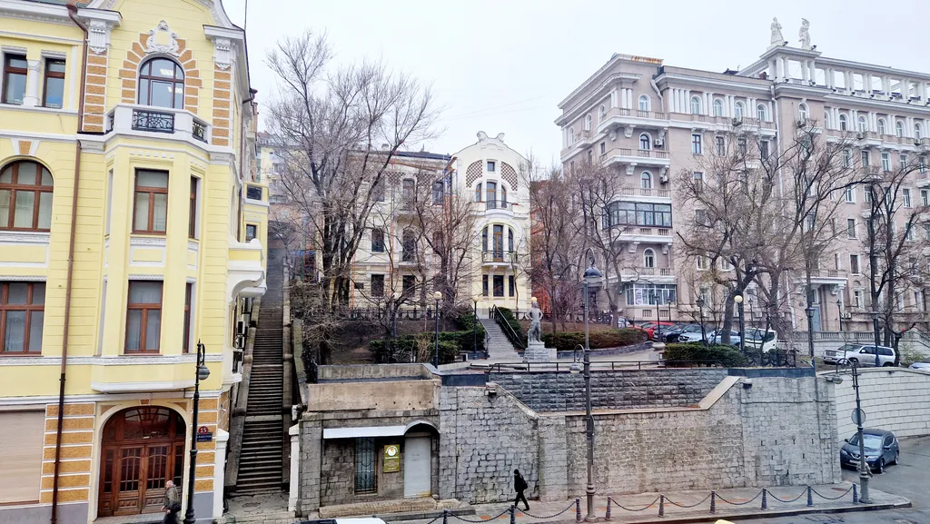 Новая студия в центре возле Морского вокзала и Корабельной набережной