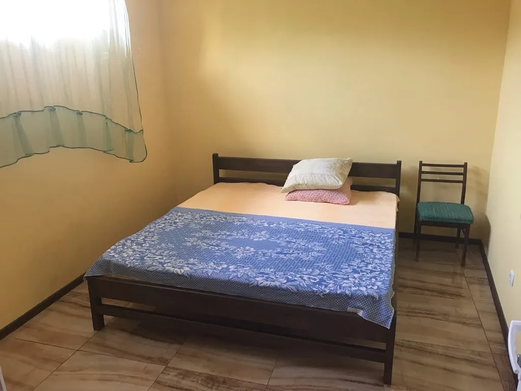 Двухкомнатная  квартира — аренда посуточно в Саки