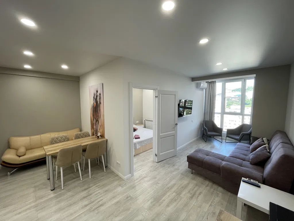 Приватная квартира в доме бизнес-класса с панорамной крышей — аренда посуточно в Владивосток