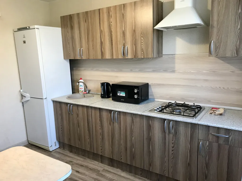 Однушка эконом-класса рядом с Академией тенниса и ДС