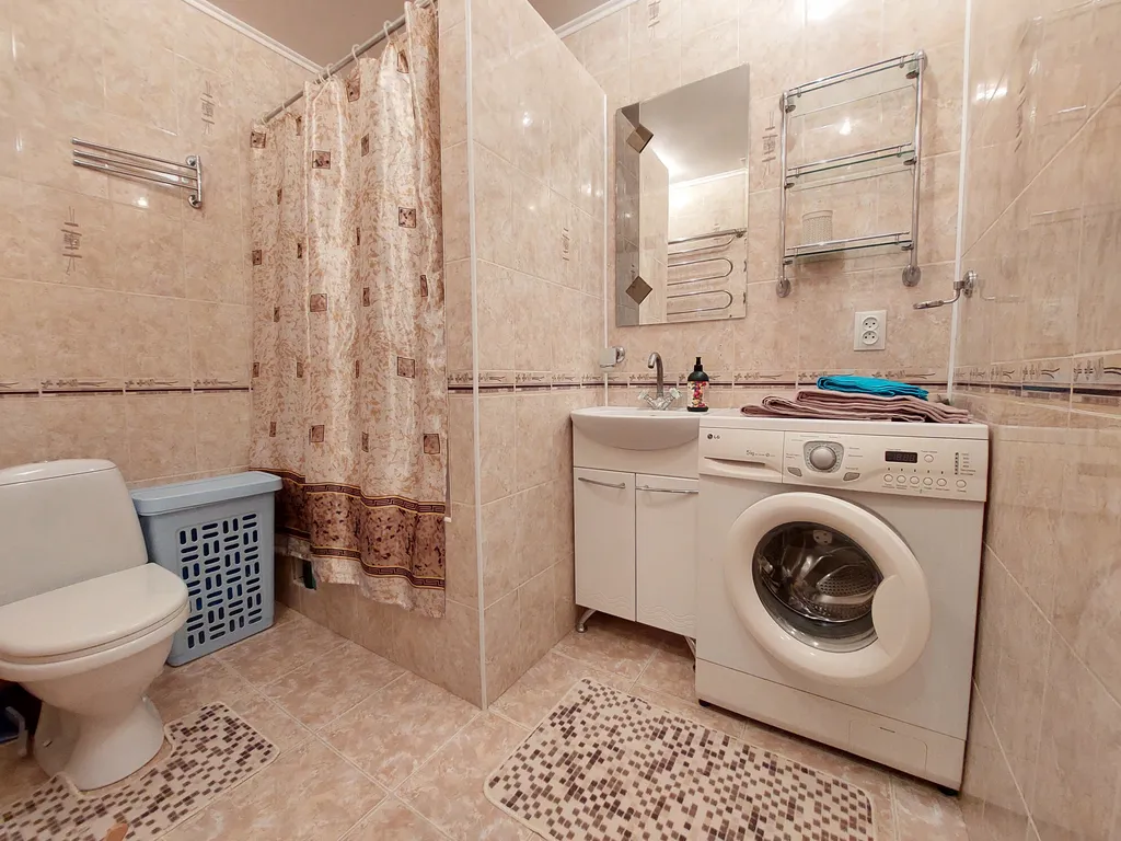 Двушка с планировкой трёшки. Микрорайон