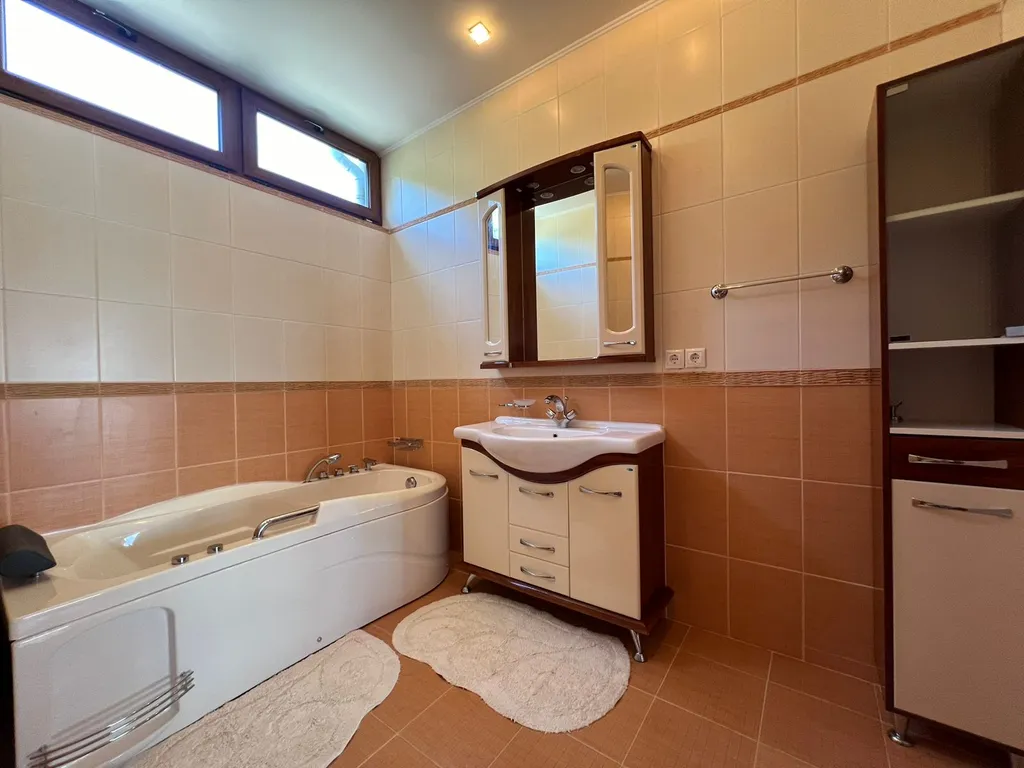 Видовые 3-комнатные апартаменты возле пляжа