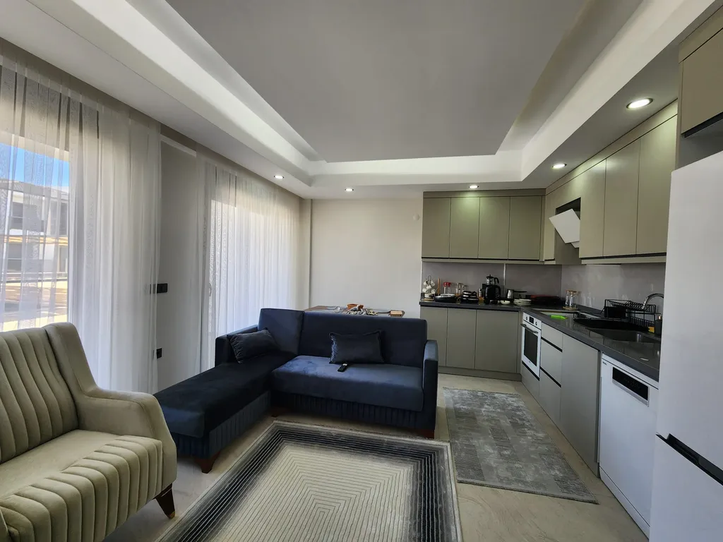 Новая 3-х комнатная квартира недалеко от пляжа в комплексе с бассейном