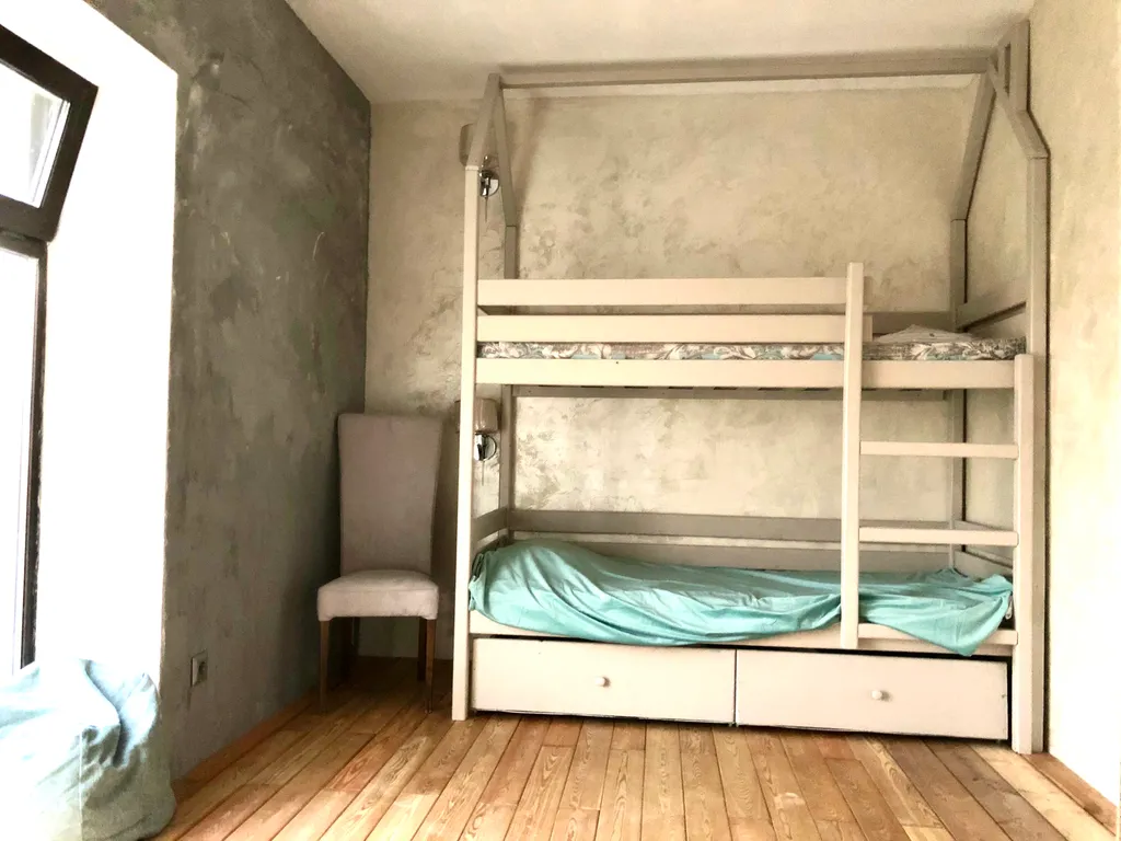 Современный стильный дом у моря