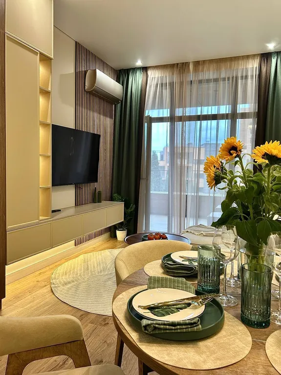 Двухкомнатный апартамент AURA