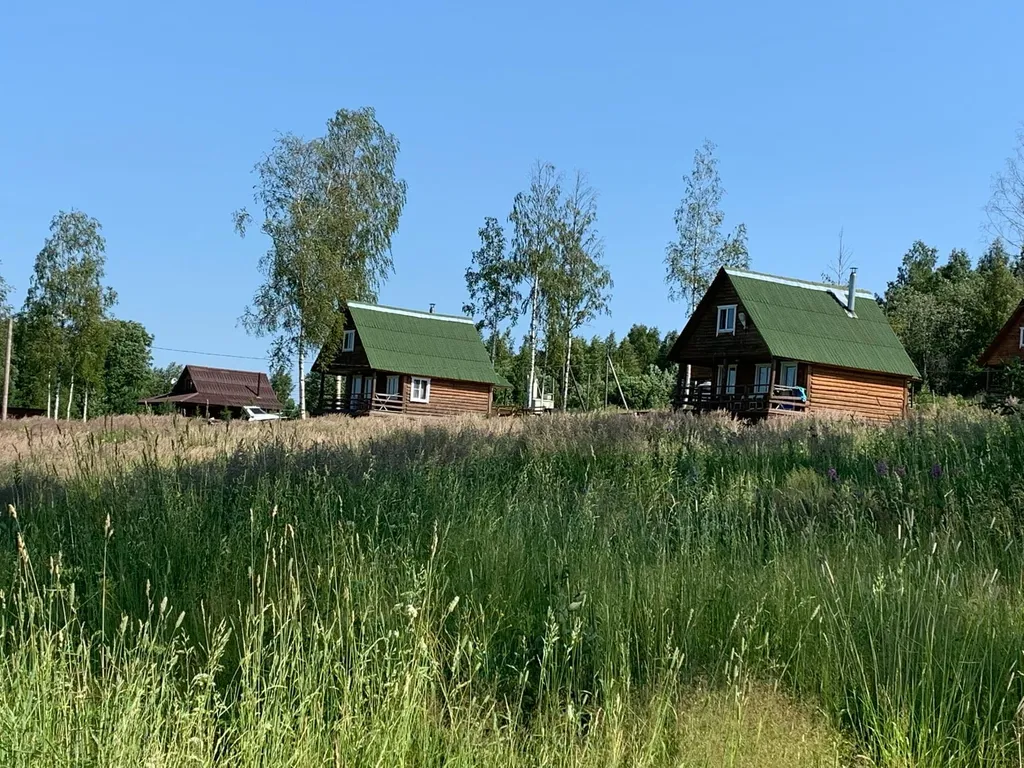 Коттедж Коттедж на берегу озера,рыбалка и отдых всей семьей! — Родионово