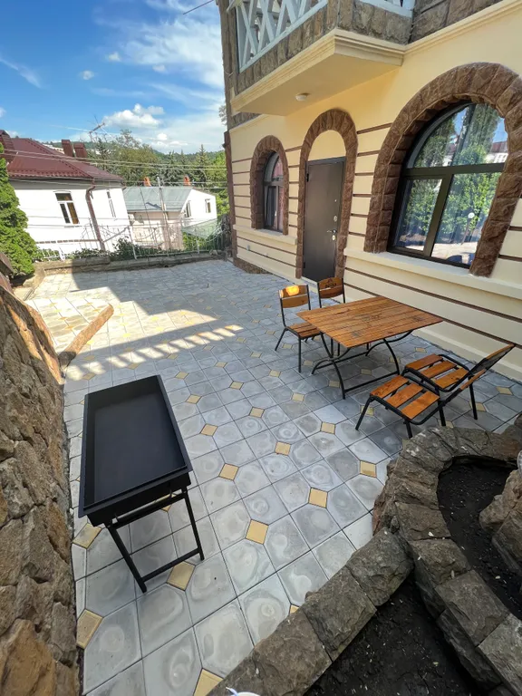 Коттедж Уютный домик в центре с мангальной зоной — Кисловодск