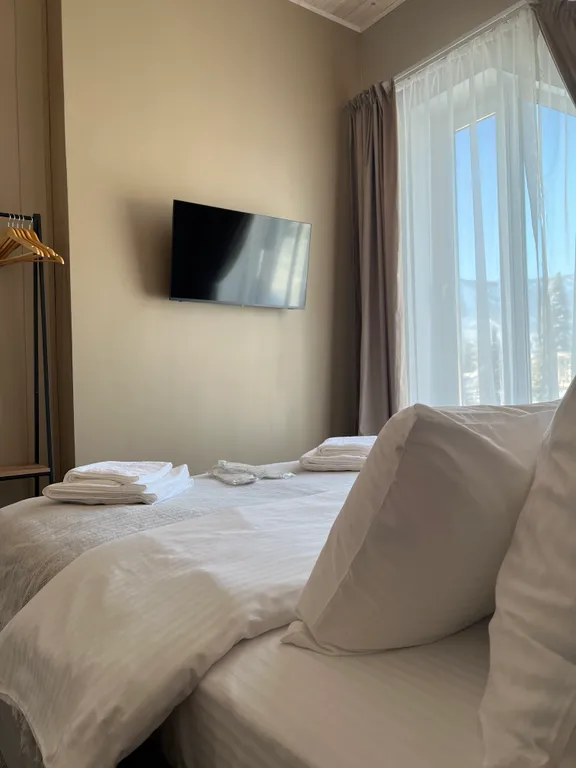 Дом в современном стиле с видом на горы