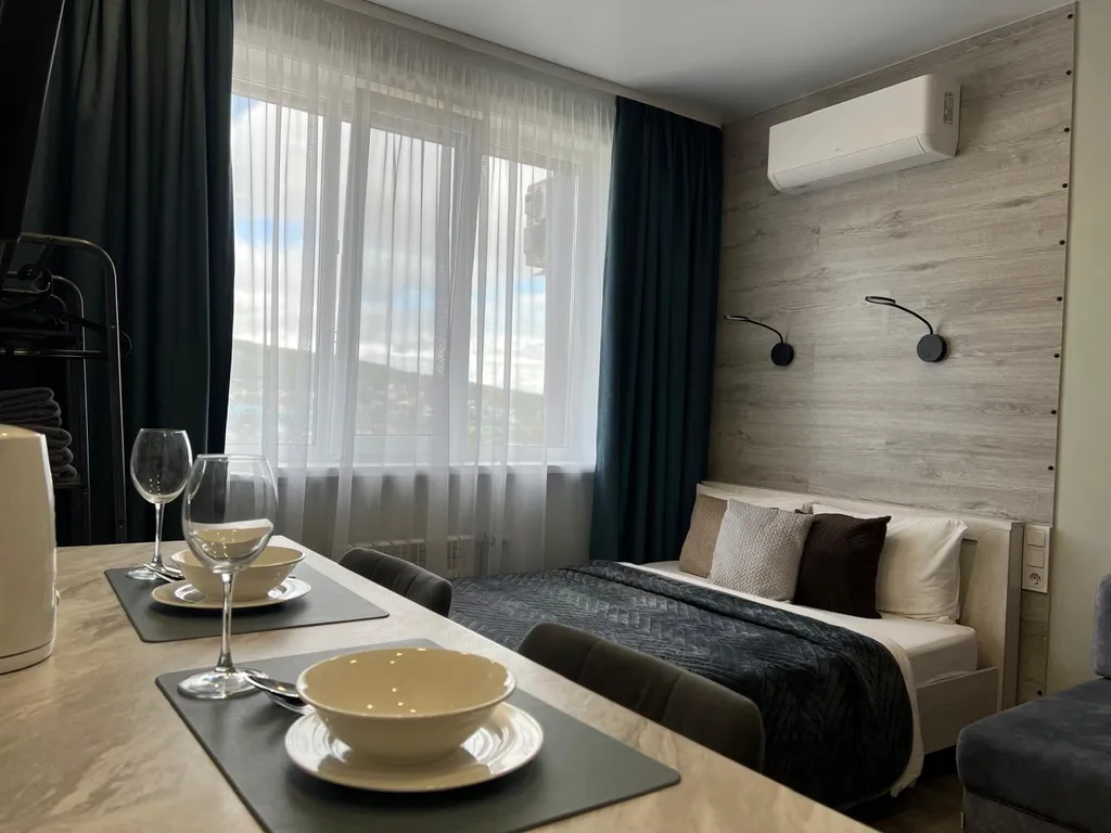 Дизайнерская квартира-студия — аренда посуточно в Южно-Сахалинск