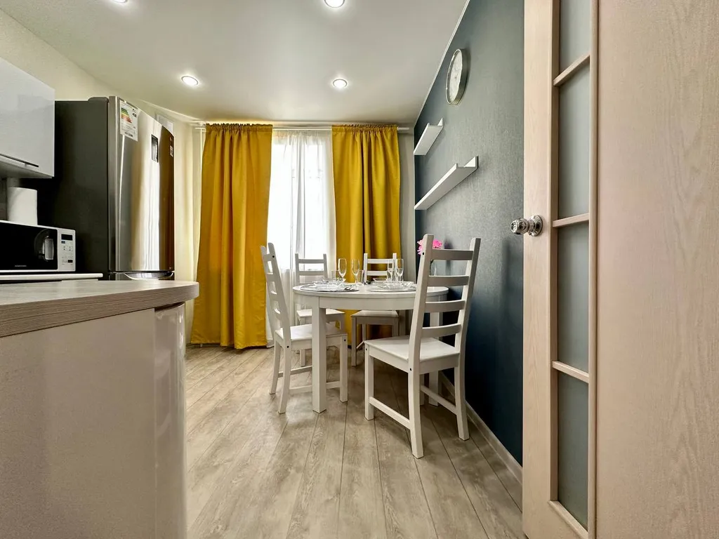 Стильные однокомнатные апартаменты рядом с лесом