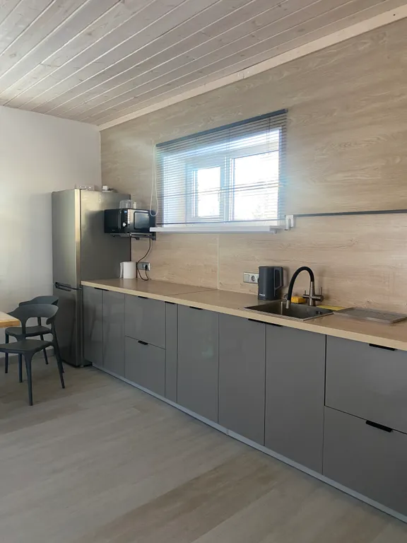 Уютный домик на озере