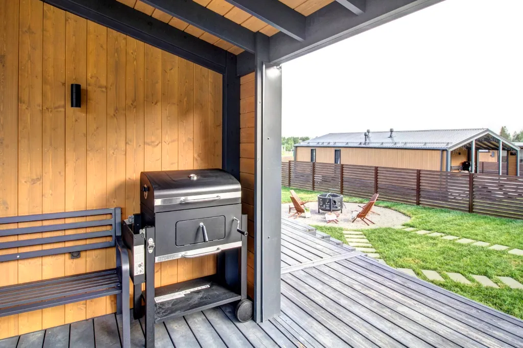 Дoм с видом на лec