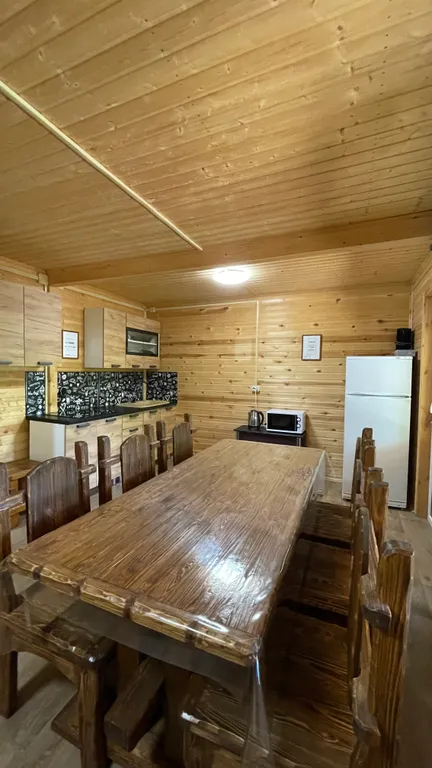 Уютный Дом в лесу с камином.