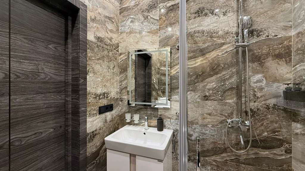 Красивый апартамент с балконом и открытым видом на горы. Центр